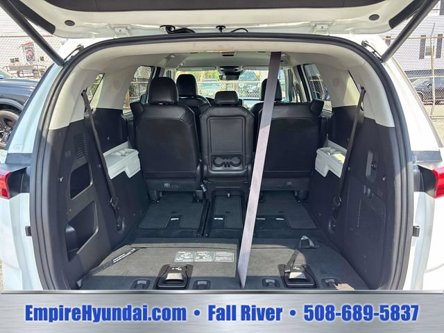 Used 2024 Kia Carnival EX FWD image 14