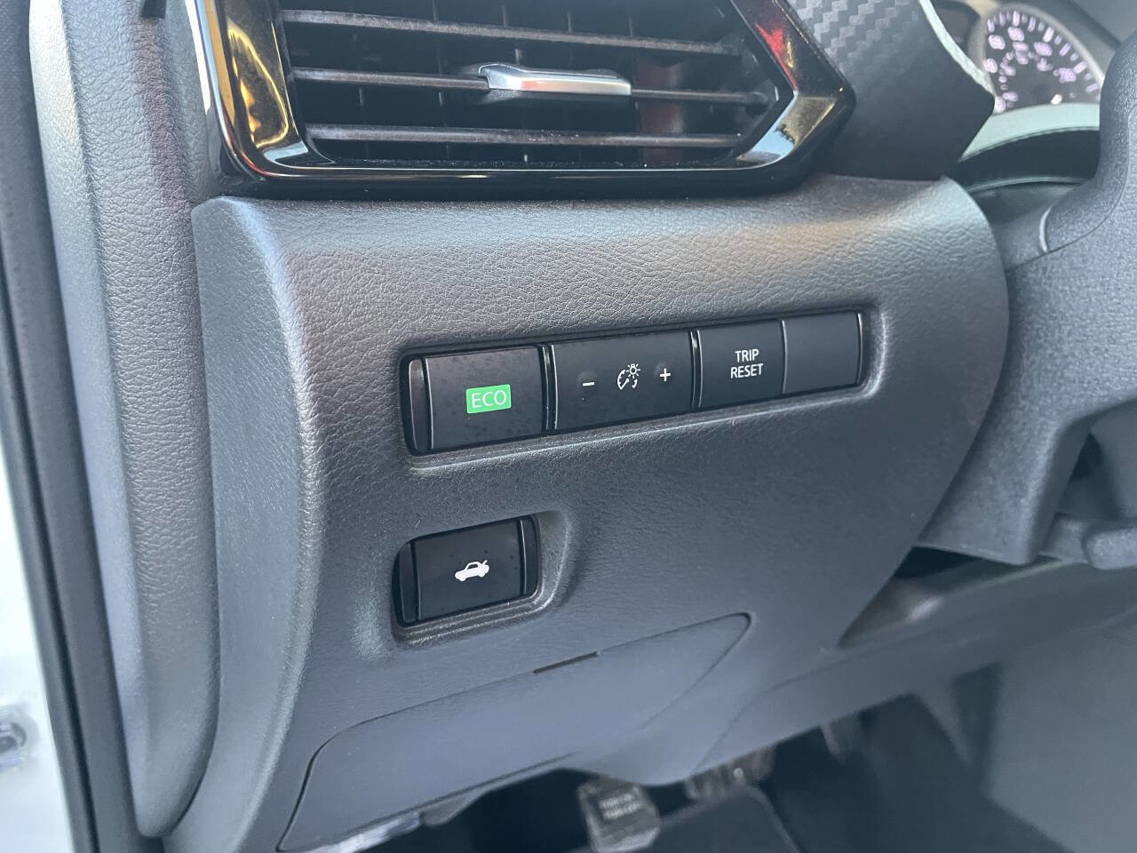 Used 2023 Nissan Sentra SV FWD image 23