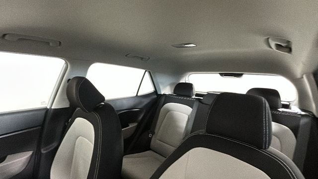 Used 2020 Hyundai Venue SEL FWD image 13