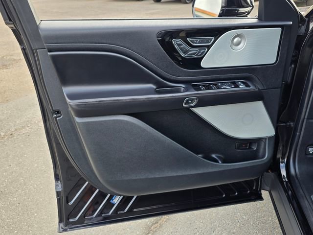 Used 2022 Lincoln Aviator Reserve w/ Equipment Group 201A image 25