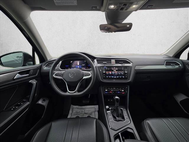 Used 2022 Volkswagen Tiguan SE image 11