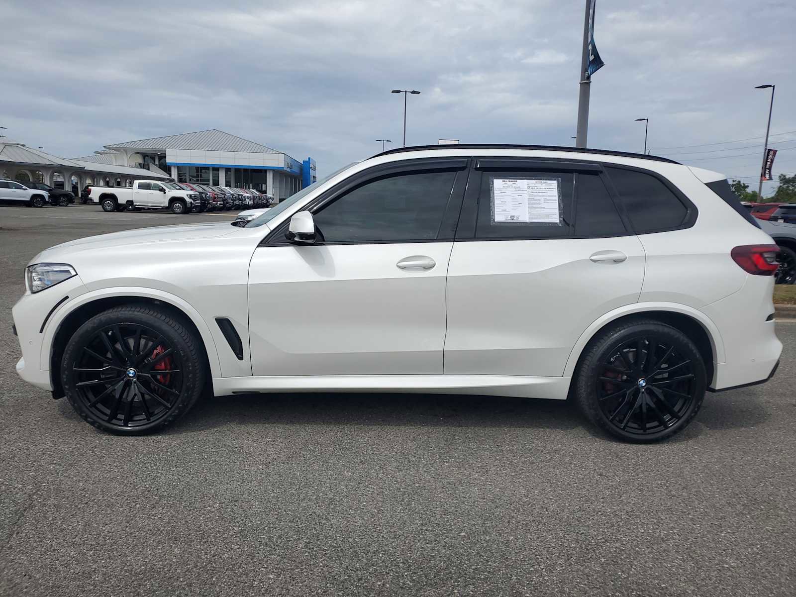 Used 2022 BMW X5 sDrive40i w/ M Sport Package image 2