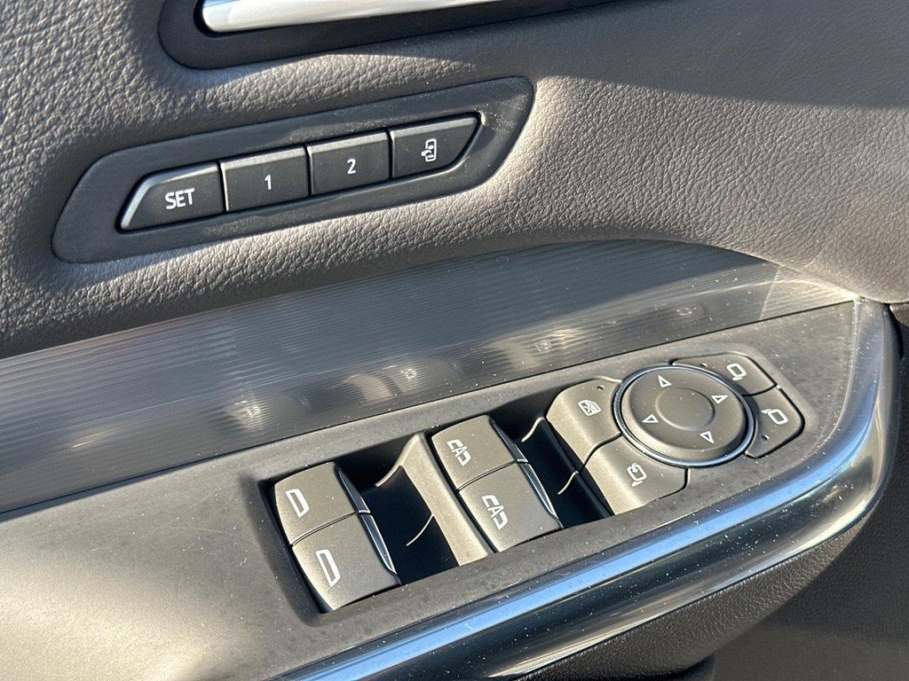 Certified 2025 Cadillac XT4 Premium Luxury image 21