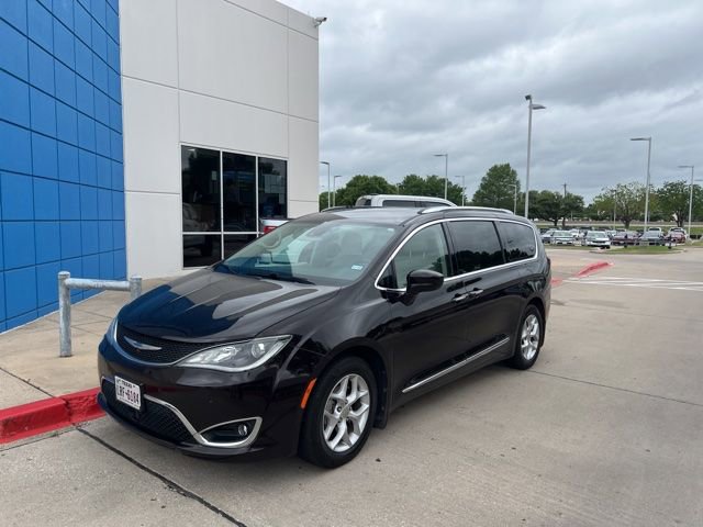 Used 2019 Chrysler Pacifica Touring-L Plus w/ Advanced Safetytec Group image 2