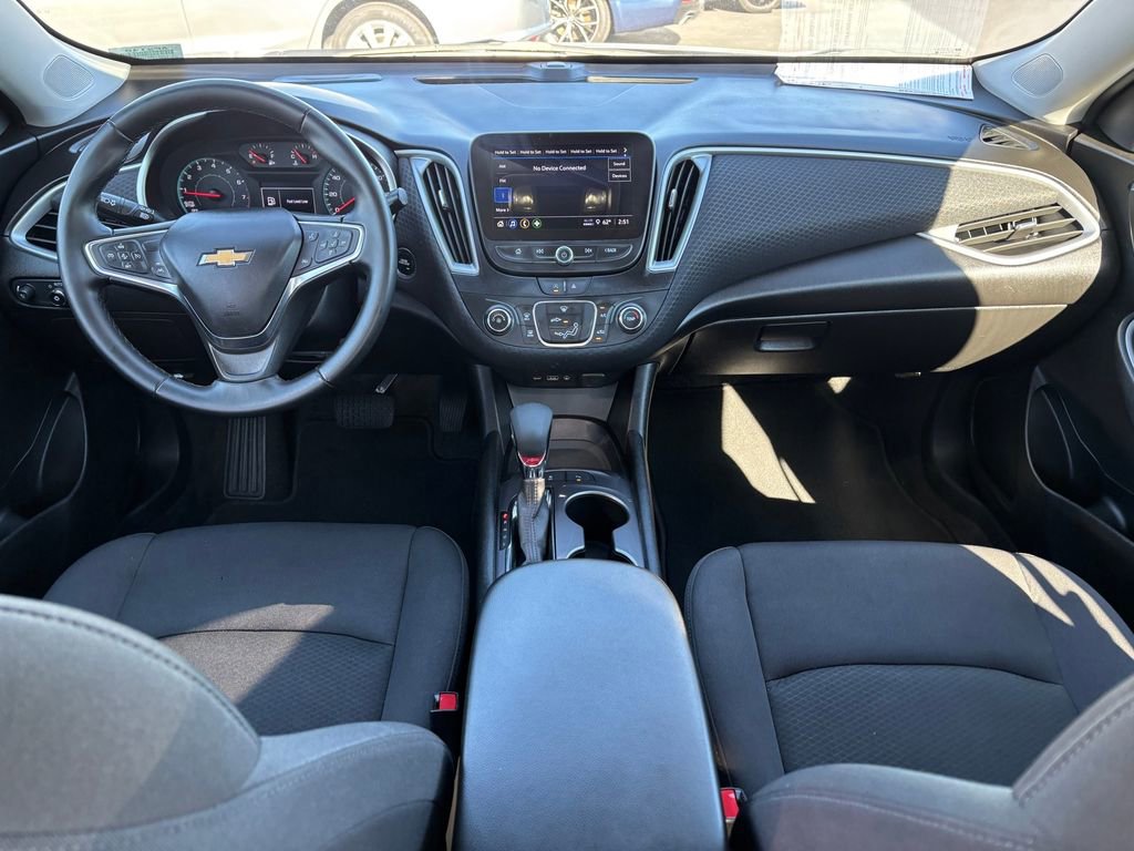Used 2025 Chevrolet Malibu RS image 27