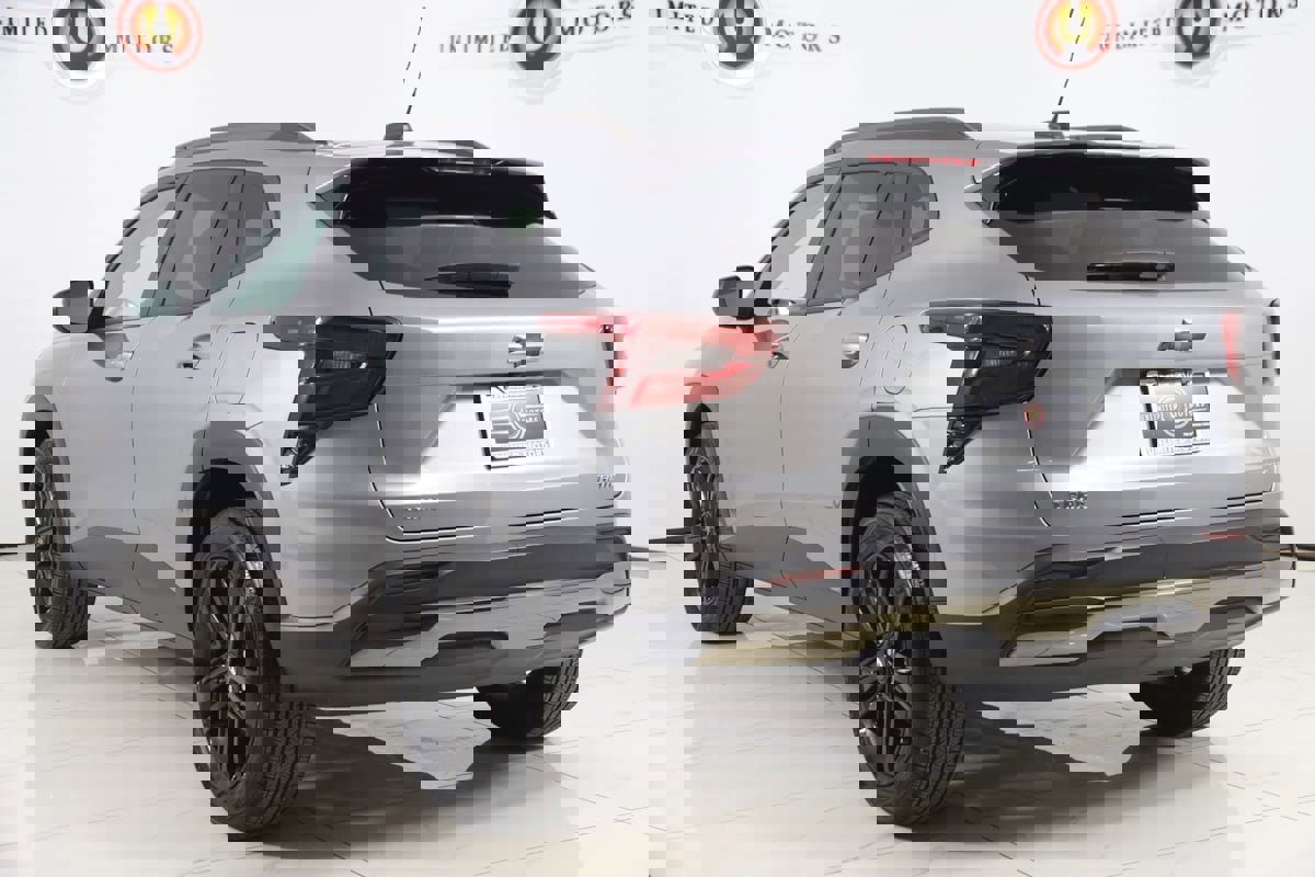 Used 2024 Chevrolet Trax ACTIV w/ Sunroof Package image 4