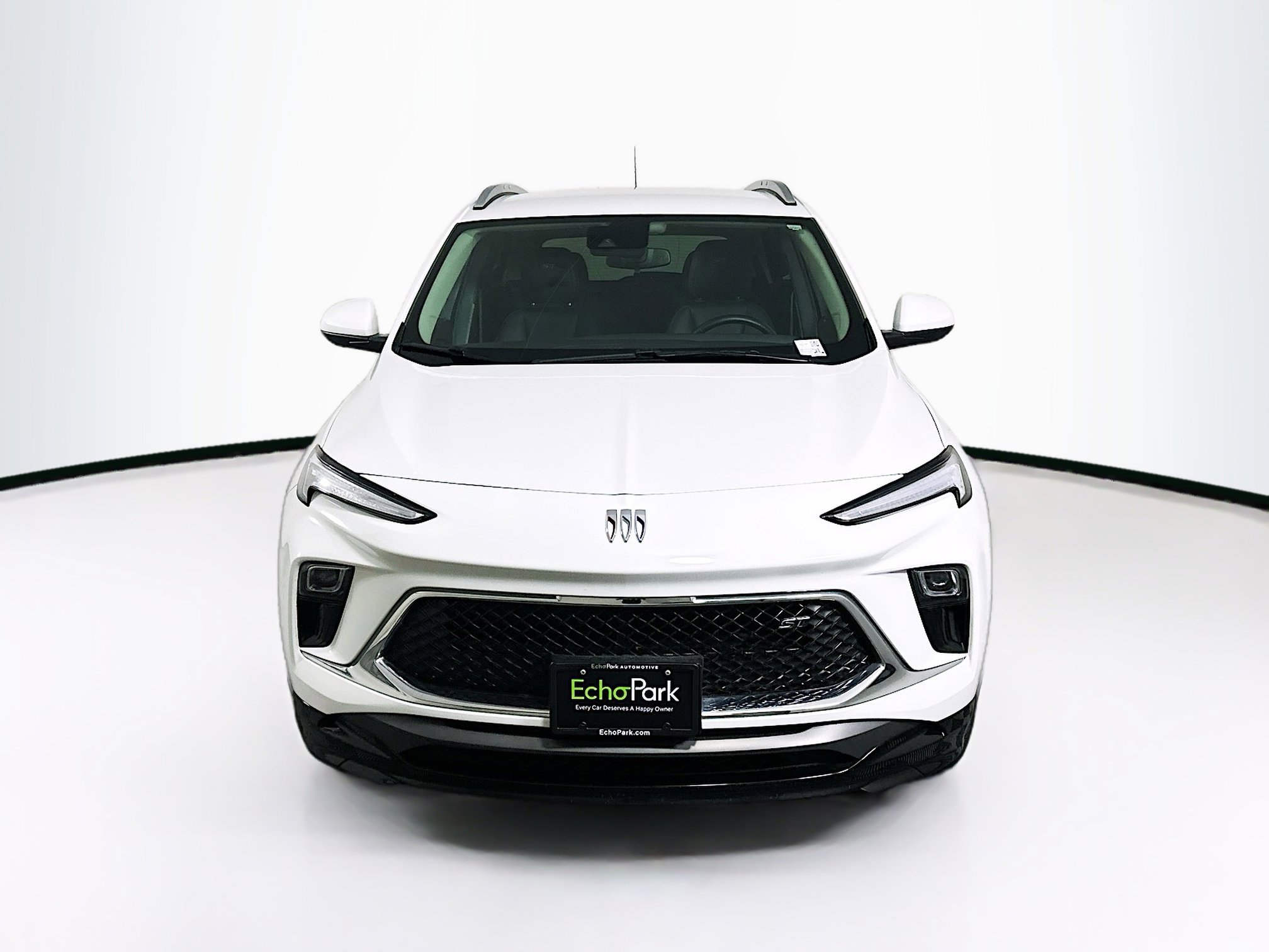 Used 2024 Buick Encore GX Sport Touring image 2