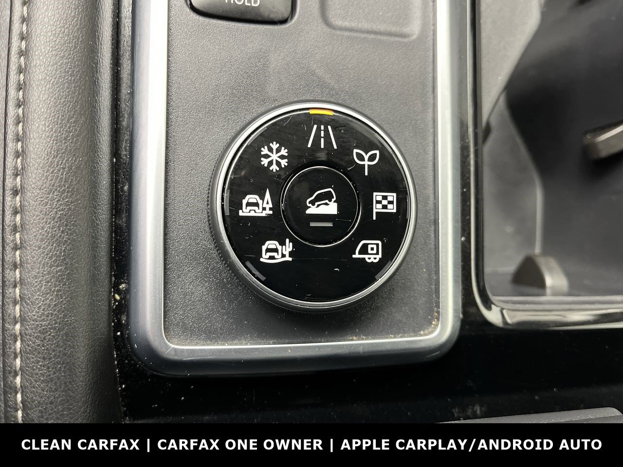 Used 2024 Nissan Pathfinder SV image 16