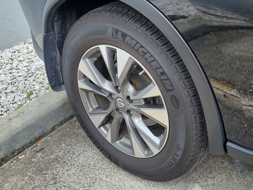 Used 2017 Nissan Murano SV image 4