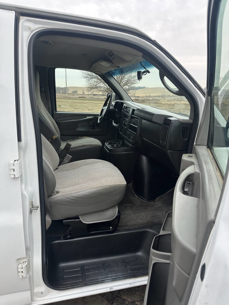 Used 2015 Chevrolet Express 3500 LT w/ LT Preferred Equipment Group image 19