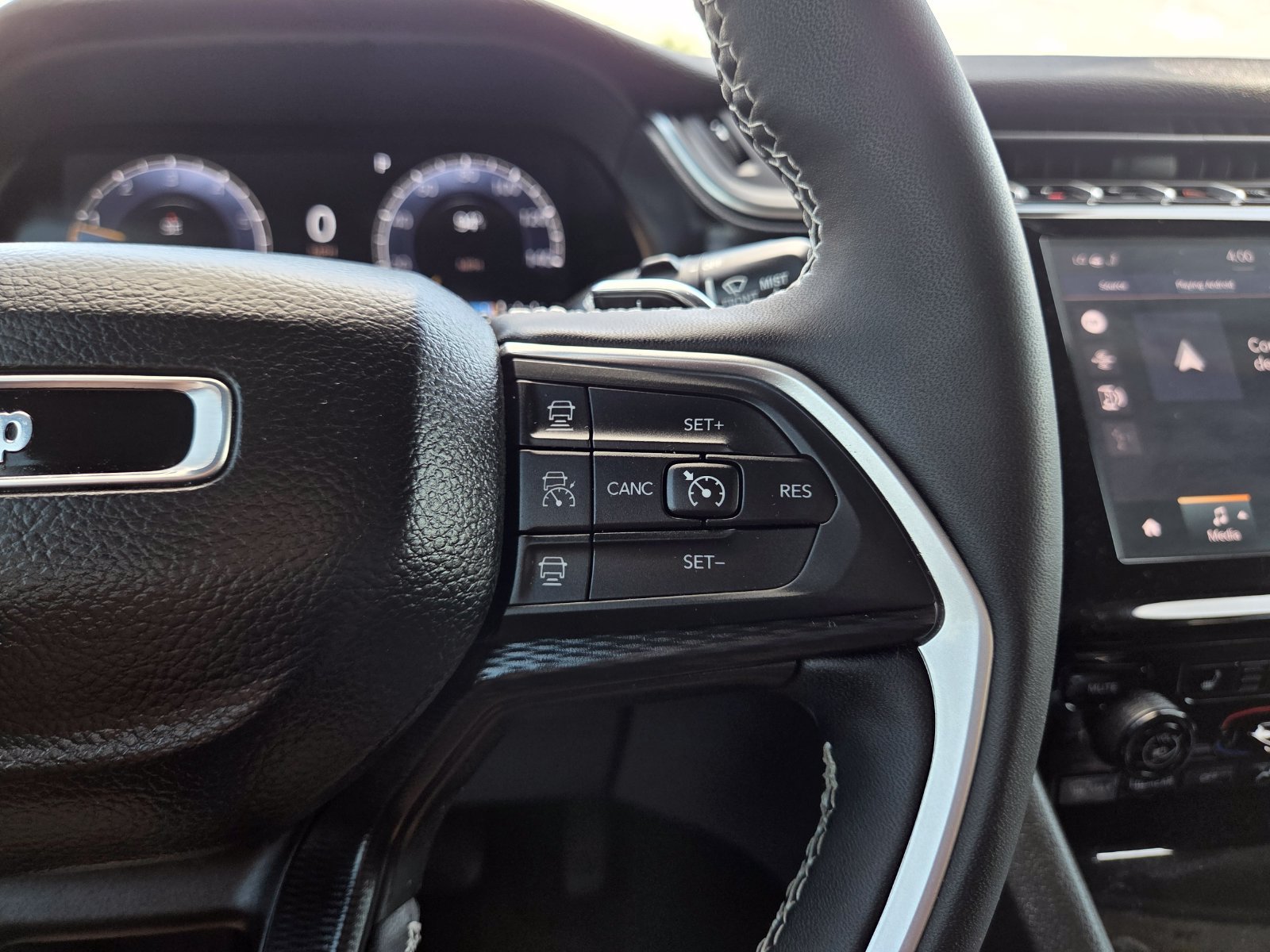 Used 2025 Jeep Grand Cherokee L Altitude AWD/4WD image 51