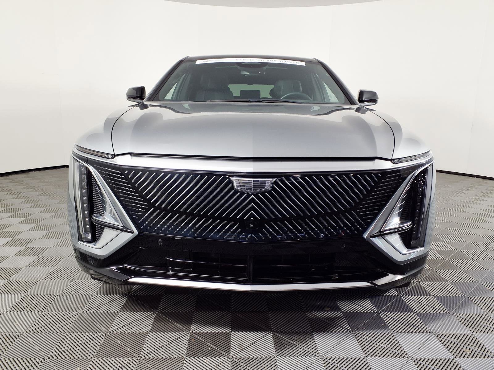 Certified 2024 Cadillac Lyriq Luxury AWD/4WD image 2