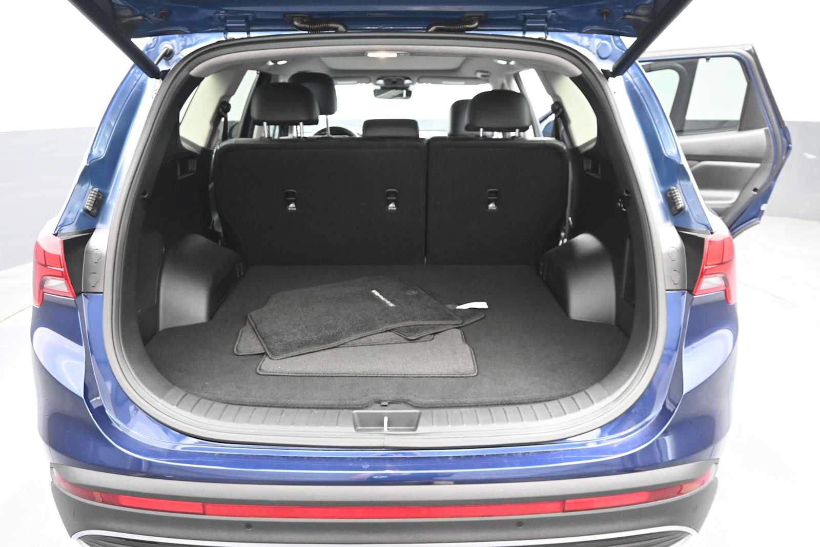 Used 2023 Hyundai Santa Fe Limited w/ Cargo Package AWD/4WD image 13