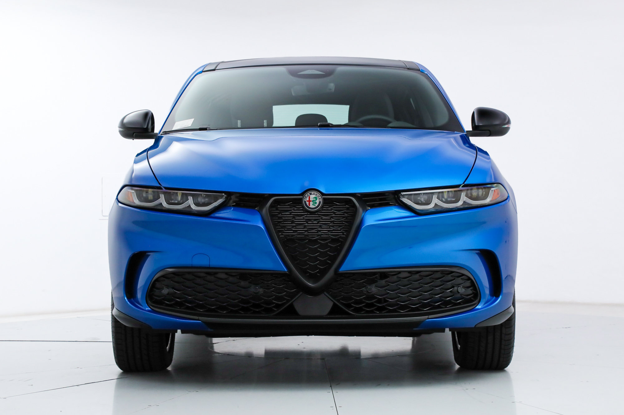 New 2025 Alfa Romeo Tonale w/ Premium Package AWD/4WD image 8