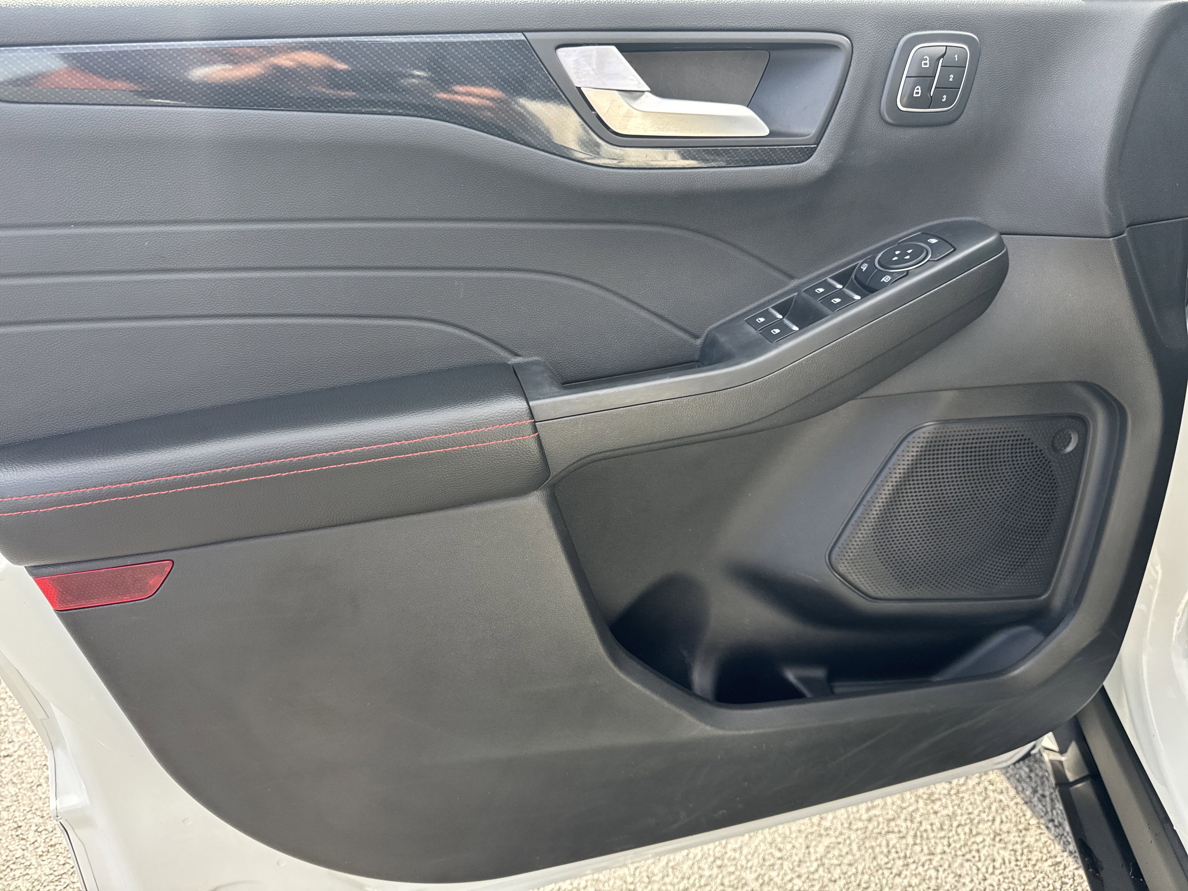 Certified 2023 Ford Escape ST-Line Elite AWD/4WD image 11