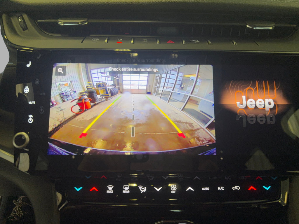 New 2026 Jeep Grand Cherokee Limited AWD/4WD image 18
