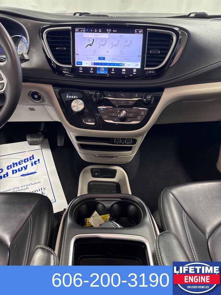 Used 2023 Chrysler Pacifica Touring-L FWD image 19