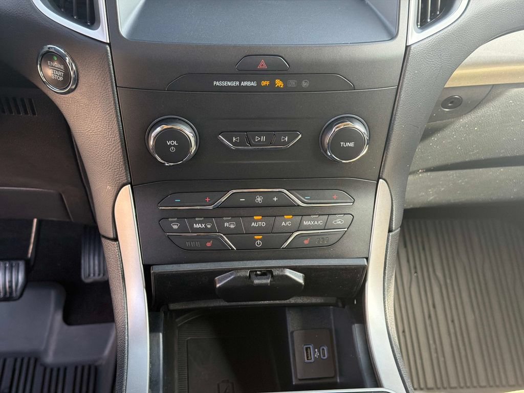 Used 2020 Ford Edge SEL w/ Convenience Package FWD image 26