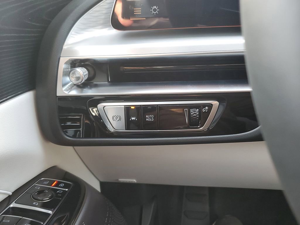 New 2026 Cadillac Lyriq Luxury image 22