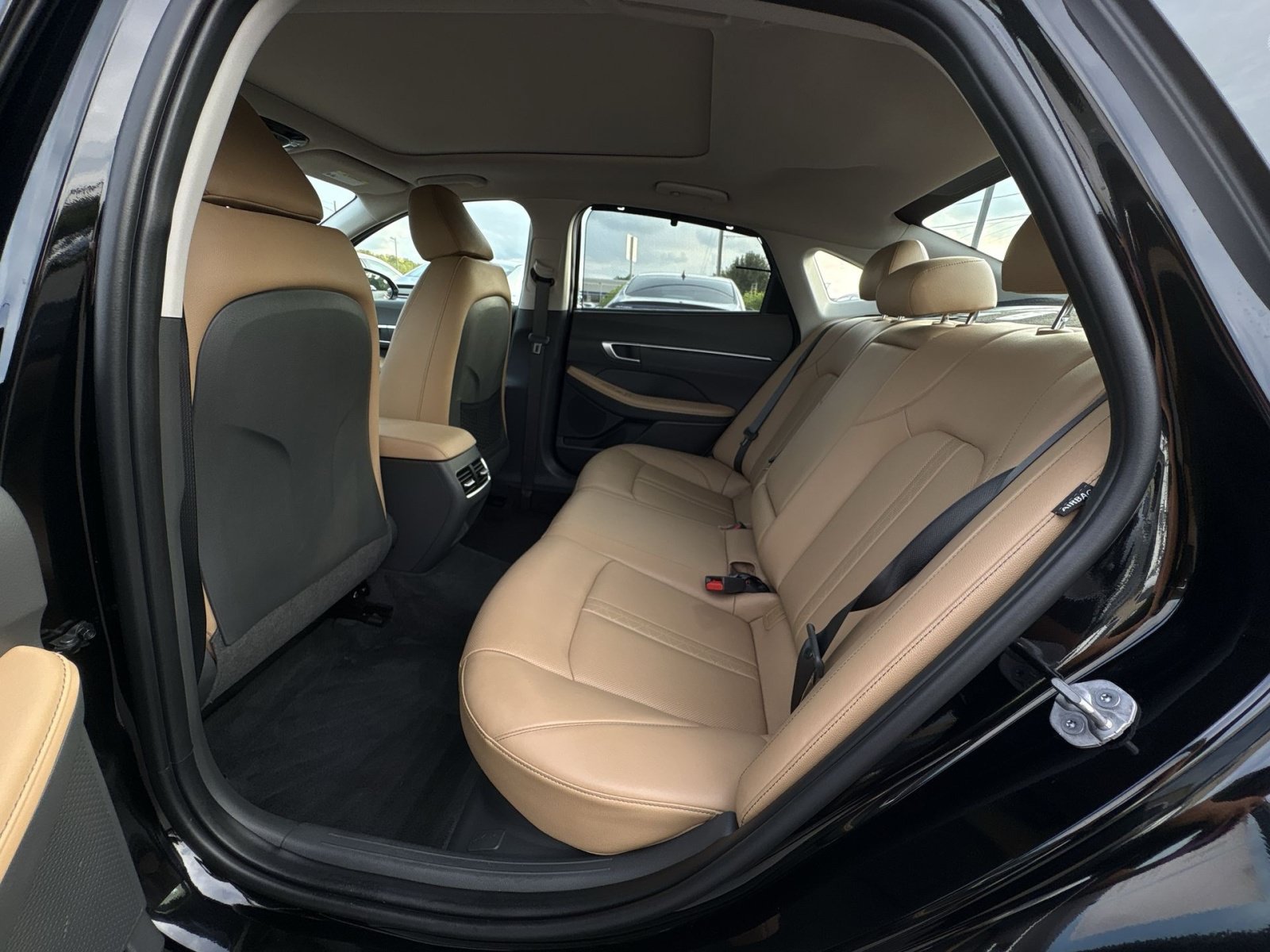 Used 2025 Hyundai Sonata Limited FWD image 25