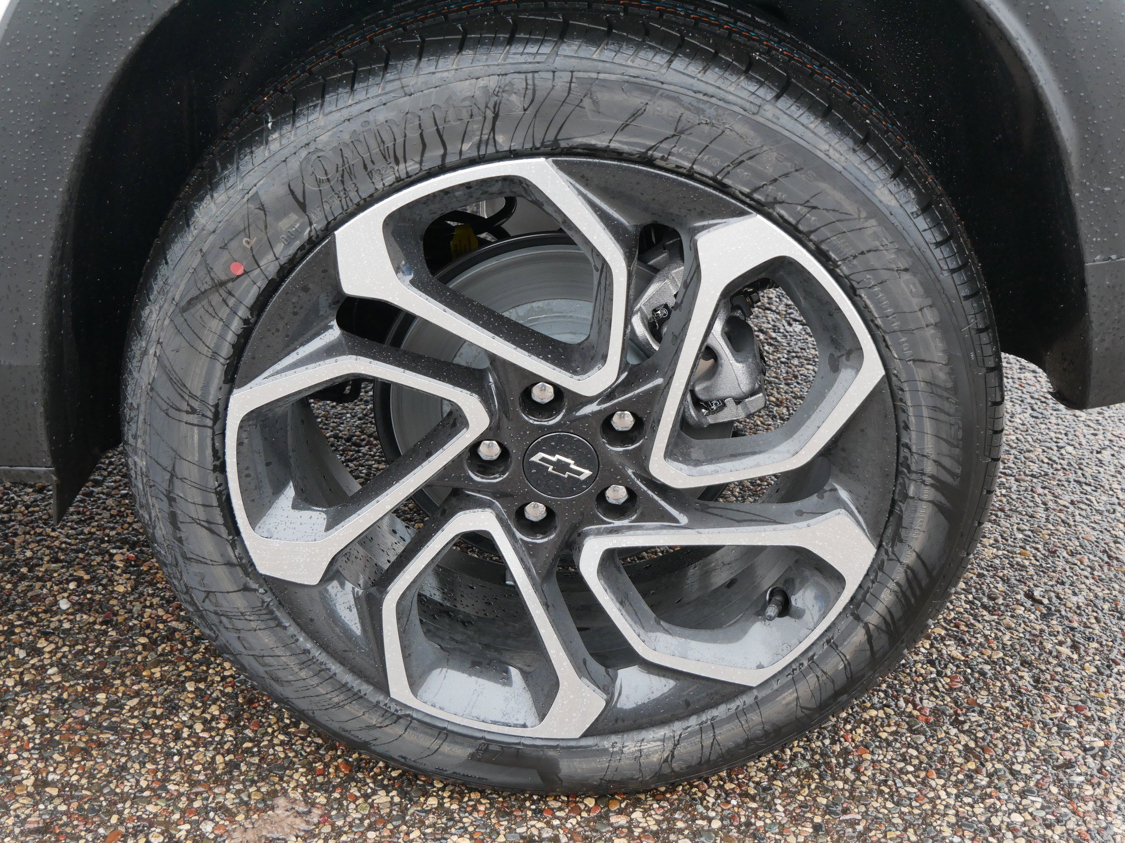 New 2026 Chevrolet Trax RS w/ Sunroof Package image 3