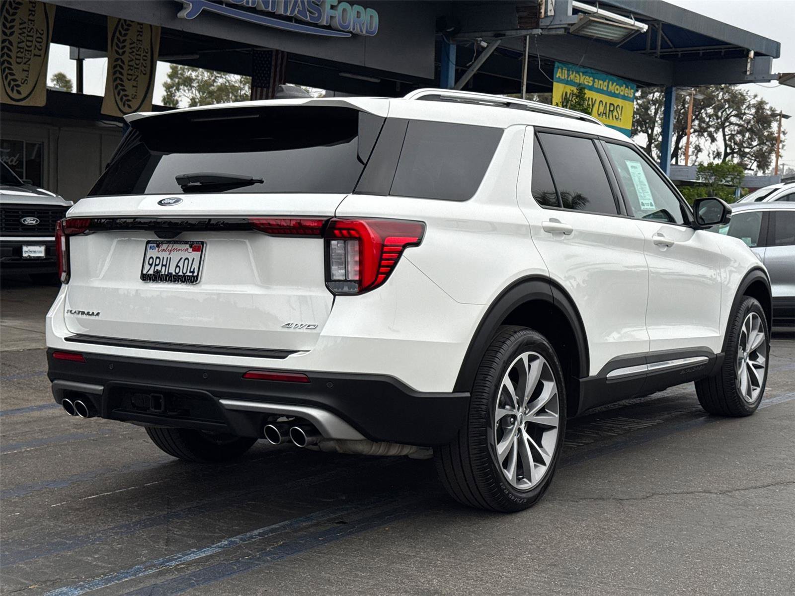 Certified 2025 Ford Explorer Platinum w/ Ultimate Package AWD/4WD image 14