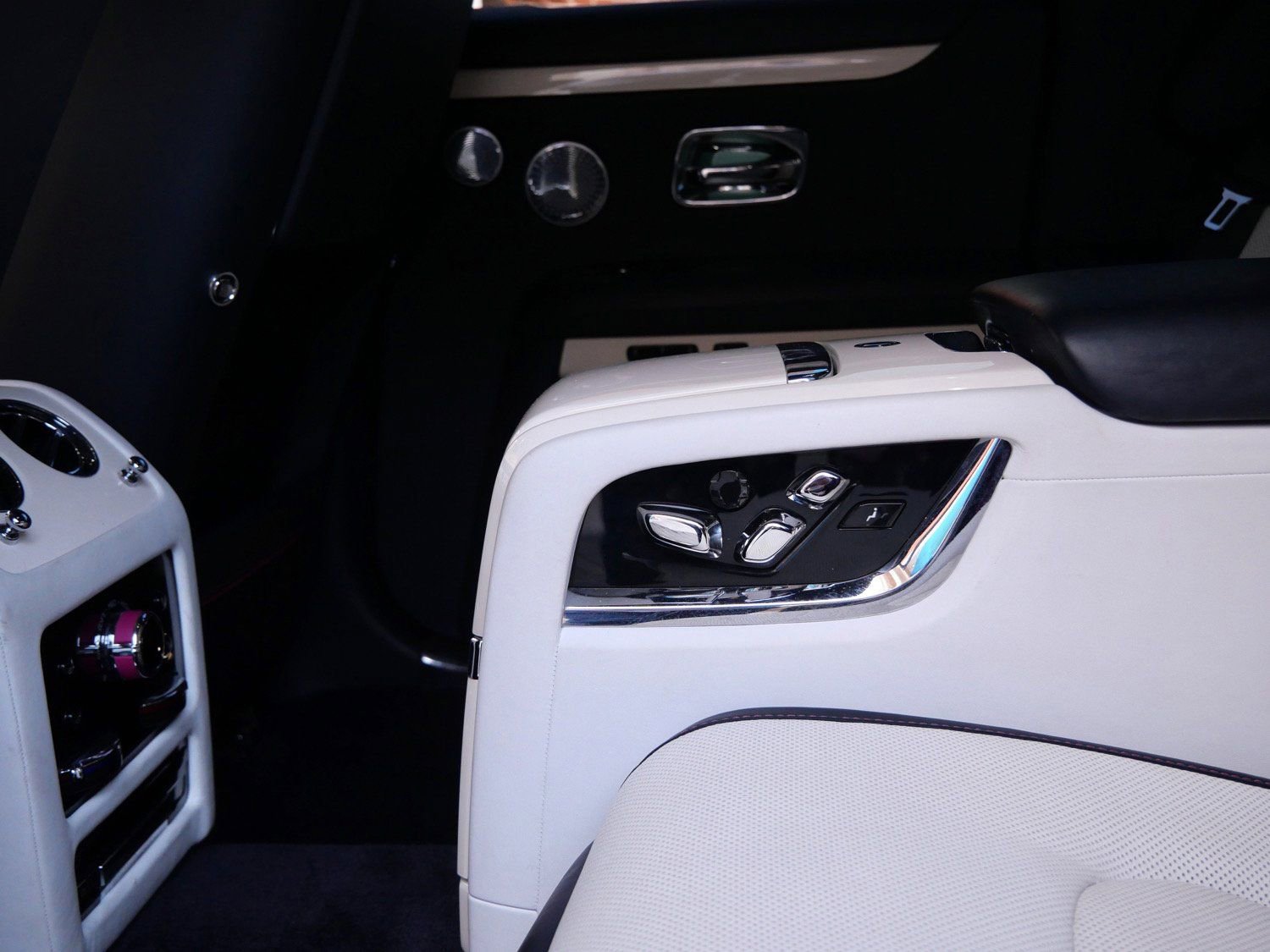 Certified 2021 Rolls-Royce Ghost image 29