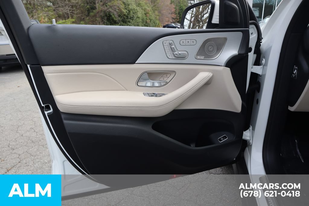 Used 2025 Mercedes-Benz GLS 450 4MATIC image 10