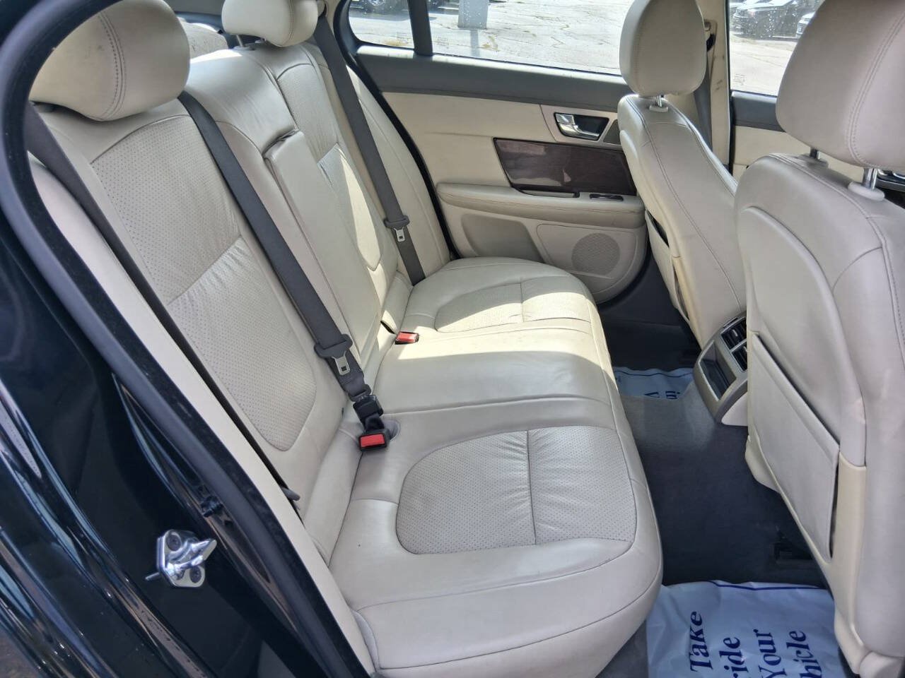 Used 2009 Jaguar XF Premium RWD image 17
