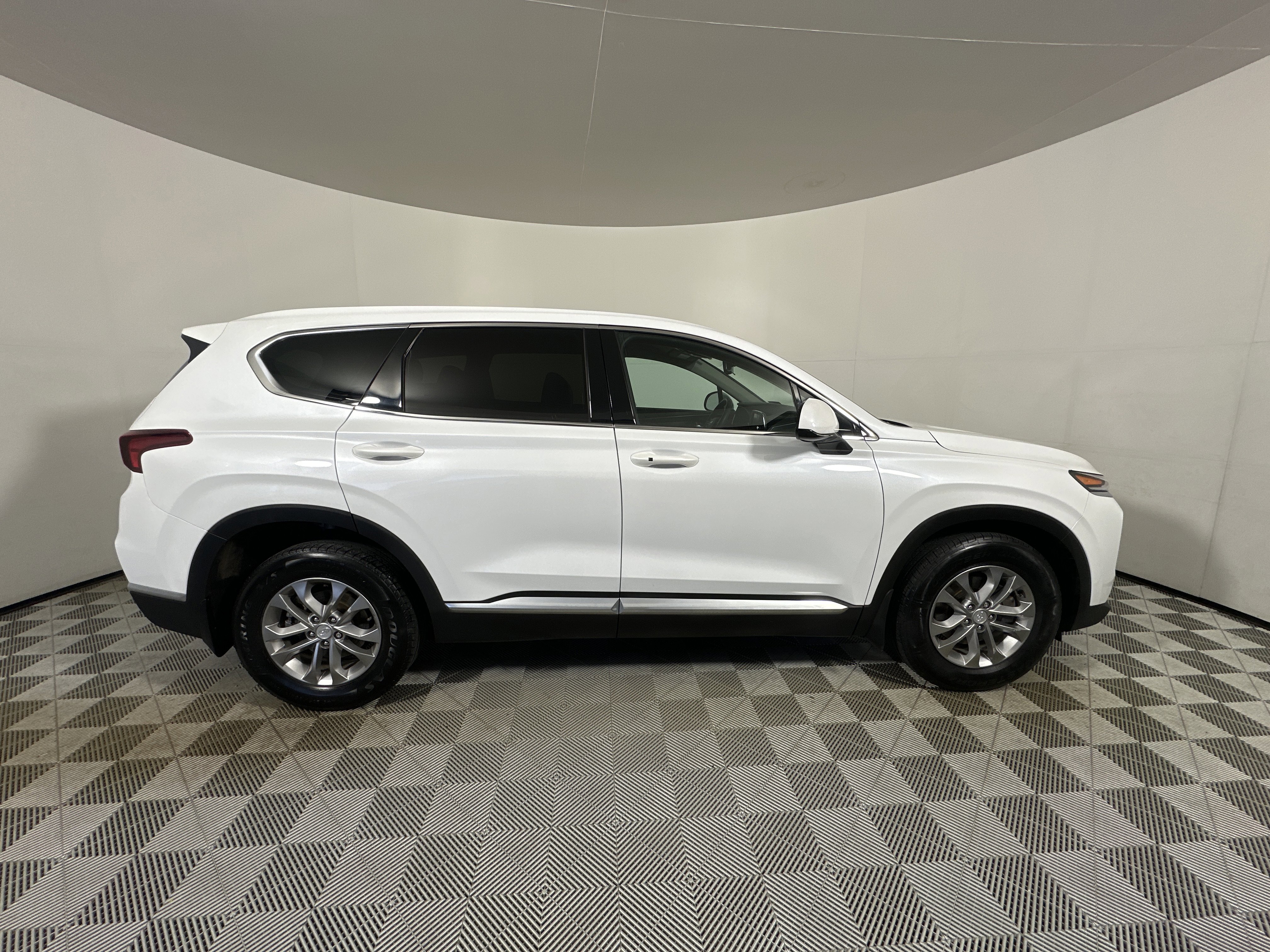 Used 2020 Hyundai Santa Fe SEL FWD image 8