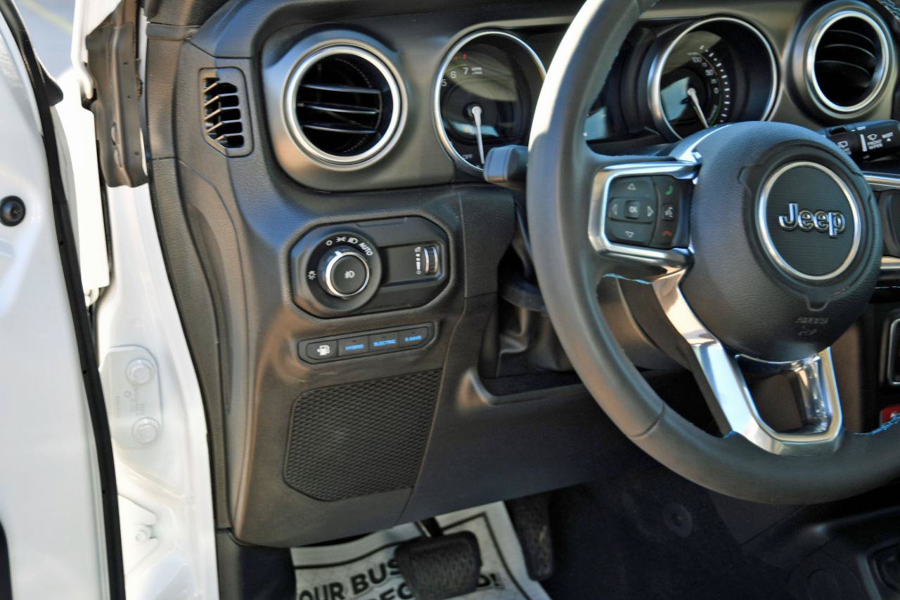 Used 2023 Jeep Wrangler Unlimited Rubicon 4xe w/ Cold Weather Group AWD/4WD image 10