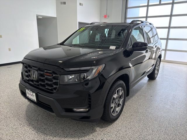 Used 2023 Honda Passport TrailSport image 6