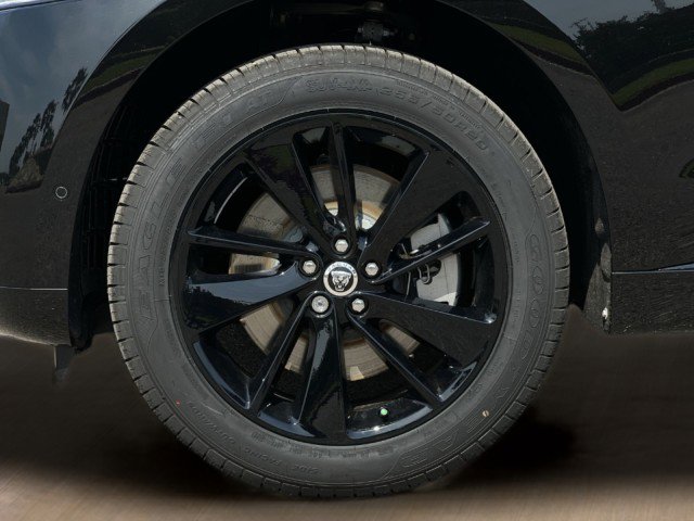 New 2026 Jaguar F-PACE R-Dynamic S image 17