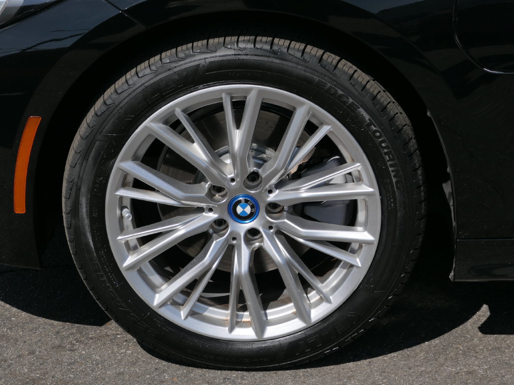 Used 2024 BMW 330e RWD image 8