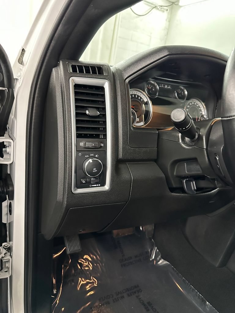 Used 2022 RAM 1500 Warlock AWD/4WD image 14