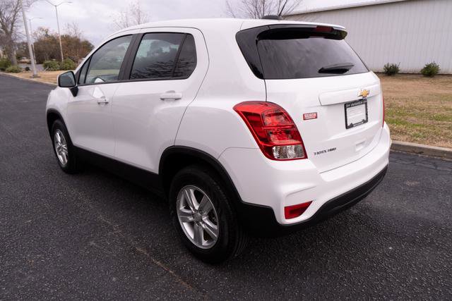 Used 2022 Chevrolet Trax LS w/ Tint and Cruise Package image 5