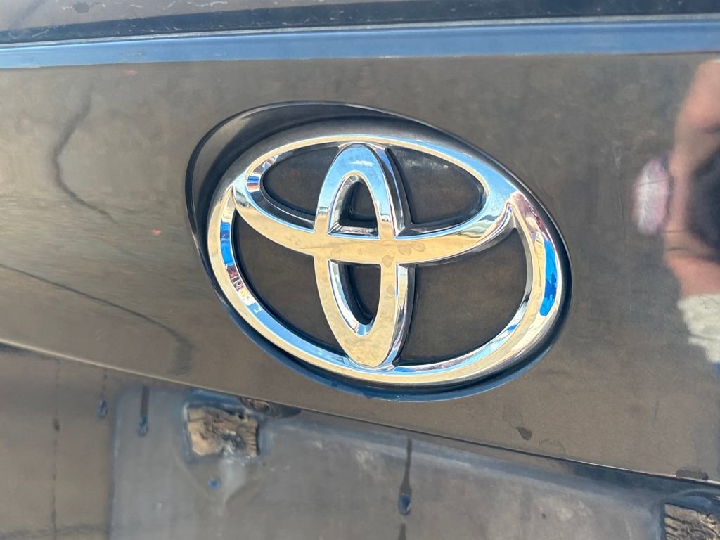 Used 2020 Toyota C-HR LE image 28