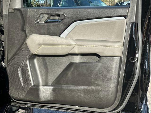 Used 2024 Chevrolet Colorado ZR2 w/ ZR2 Convenience Package III image 16