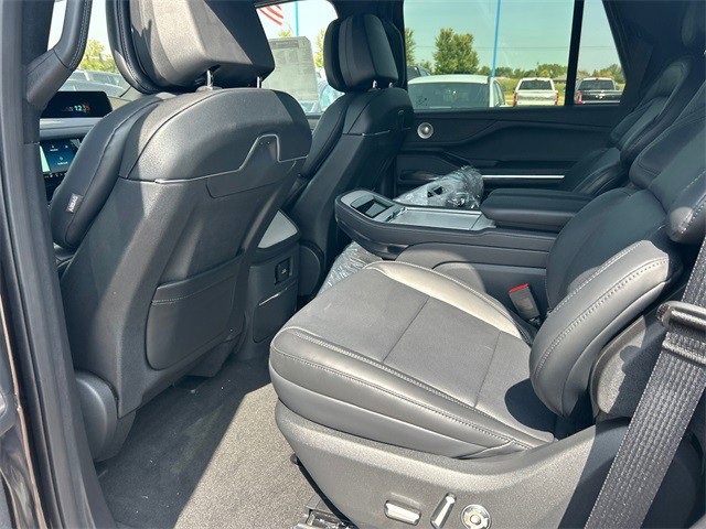 New 2025 Lincoln Navigator Reserve w/ Jet Appearance Package image 23