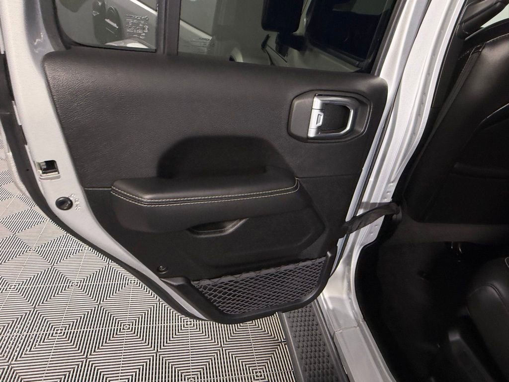 Used 2023 Jeep Wrangler Unlimited Sahara image 31