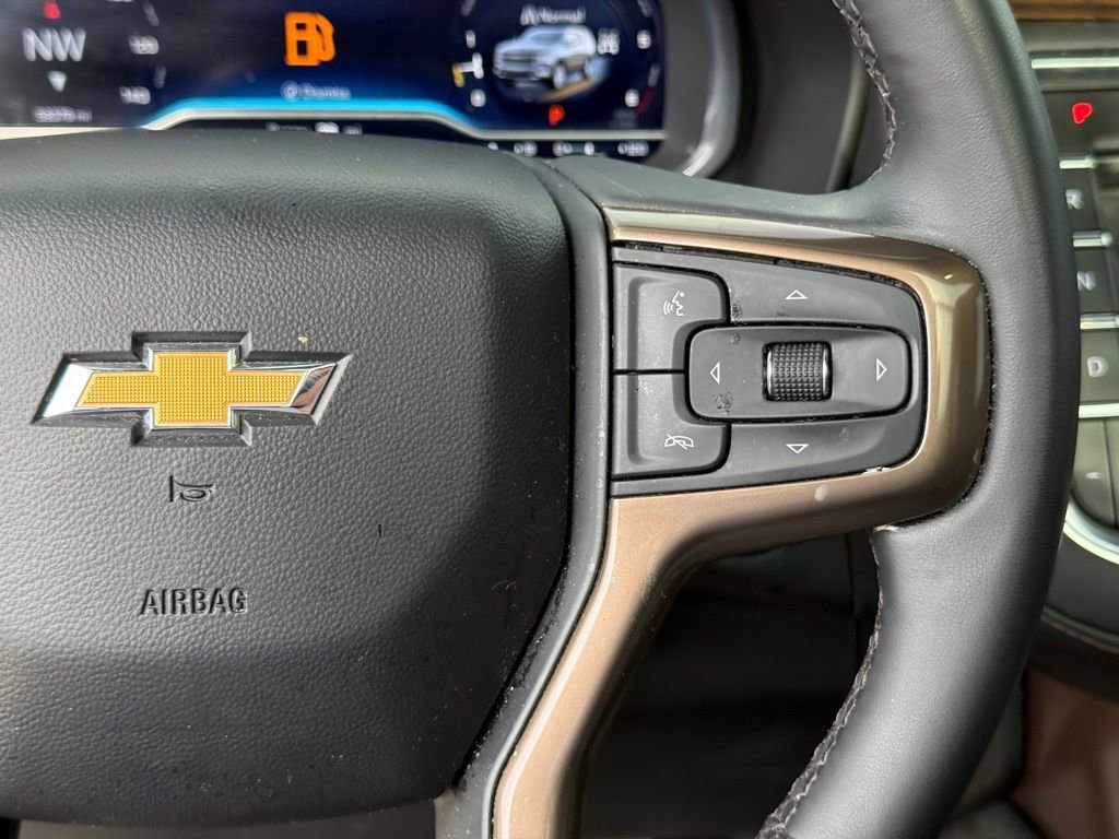 Used 2023 Chevrolet Tahoe High Country w/ Premium Package 2 AWD/4WD image 18