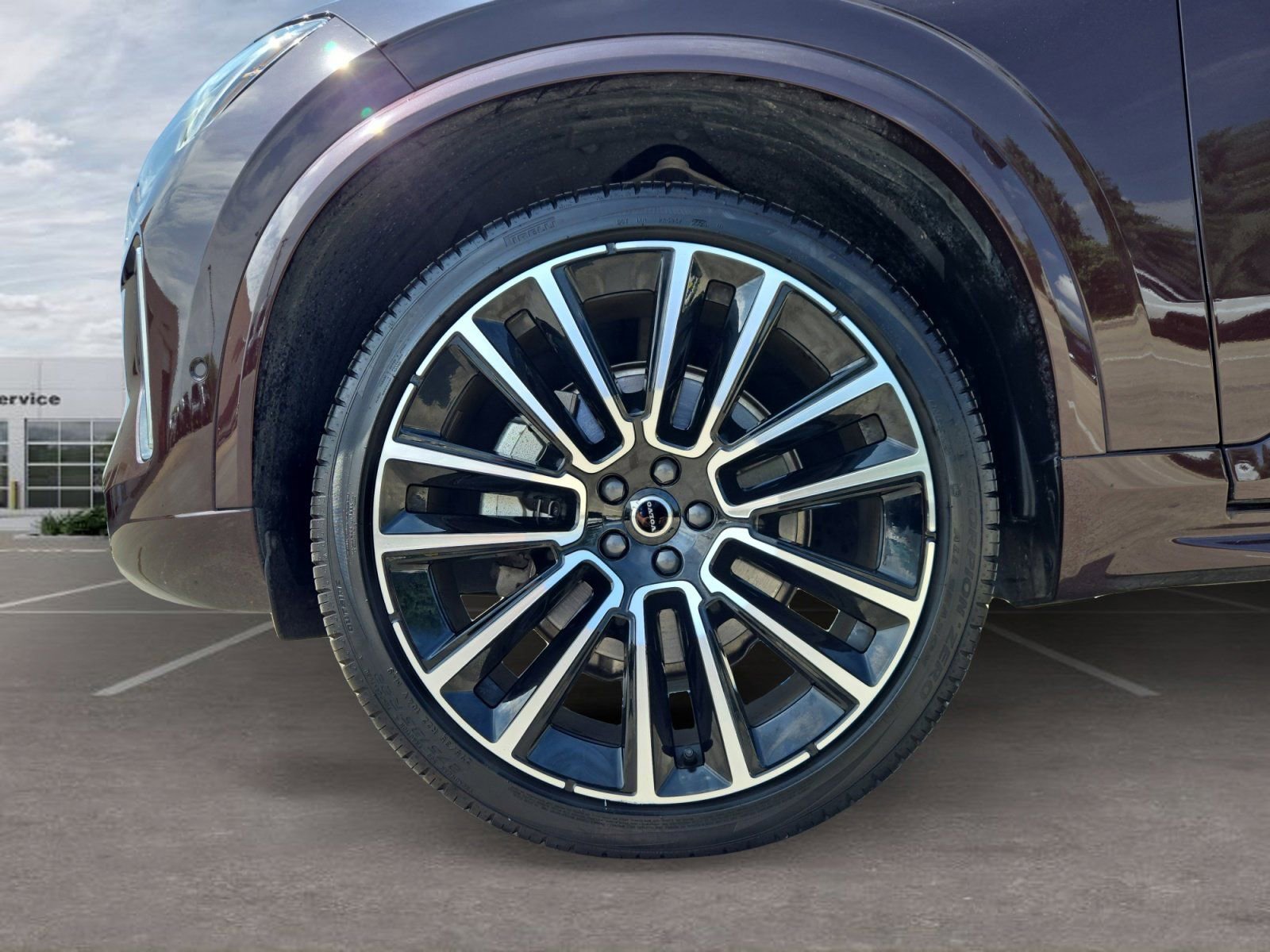 Used 2025 Volvo XC90 B6 Ultra AWD/4WD image 10