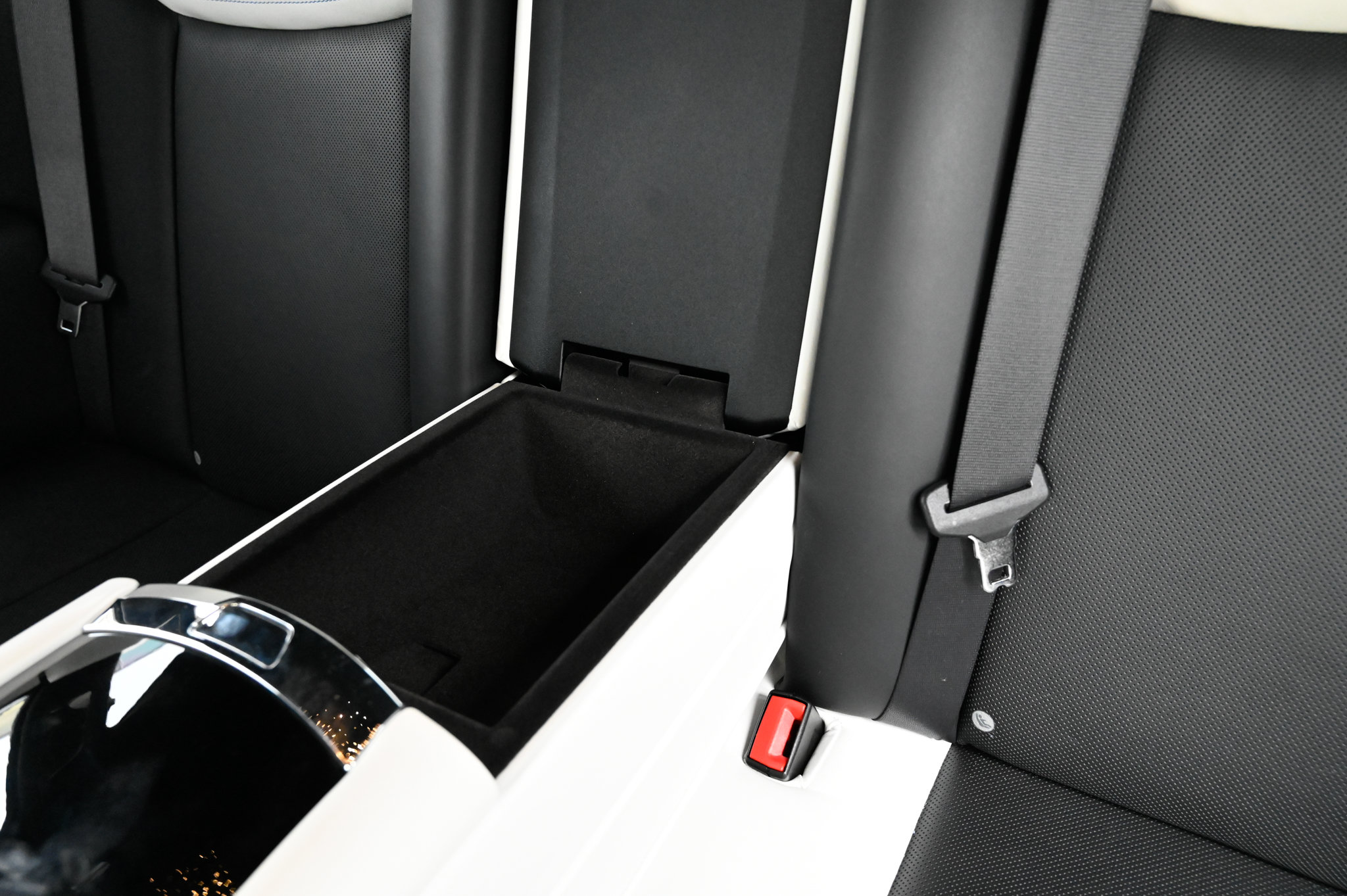 Used 2018 Rolls-Royce Ghost RWD image 41