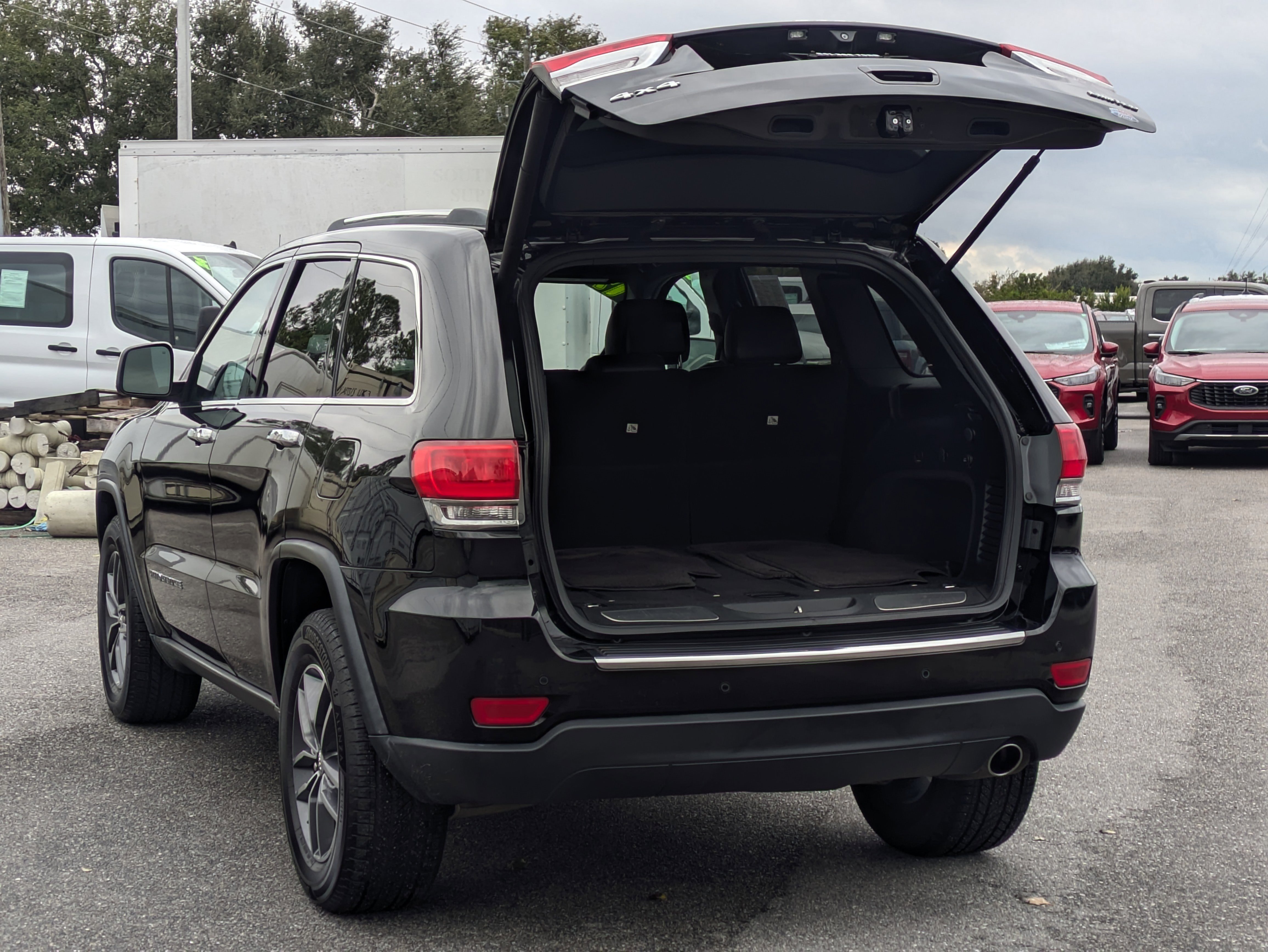 Used 2017 Jeep Grand Cherokee Limited image 13