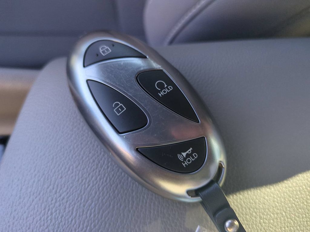 Used 2025 Hyundai Elantra SEL FWD image 38