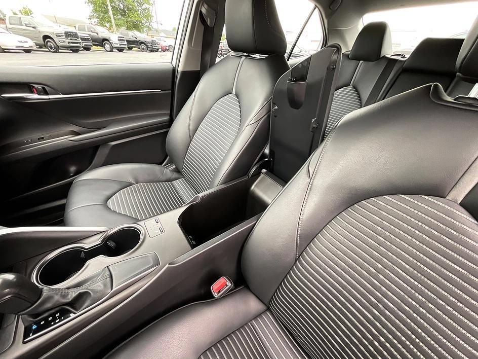 Used 2024 Toyota Camry SE FWD image 27