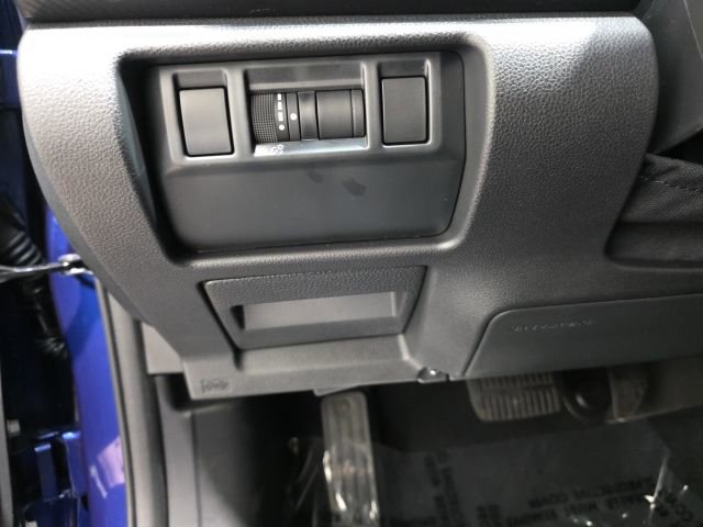 Certified 2025 Subaru Crosstrek 2.0i Premium AWD/4WD image 17
