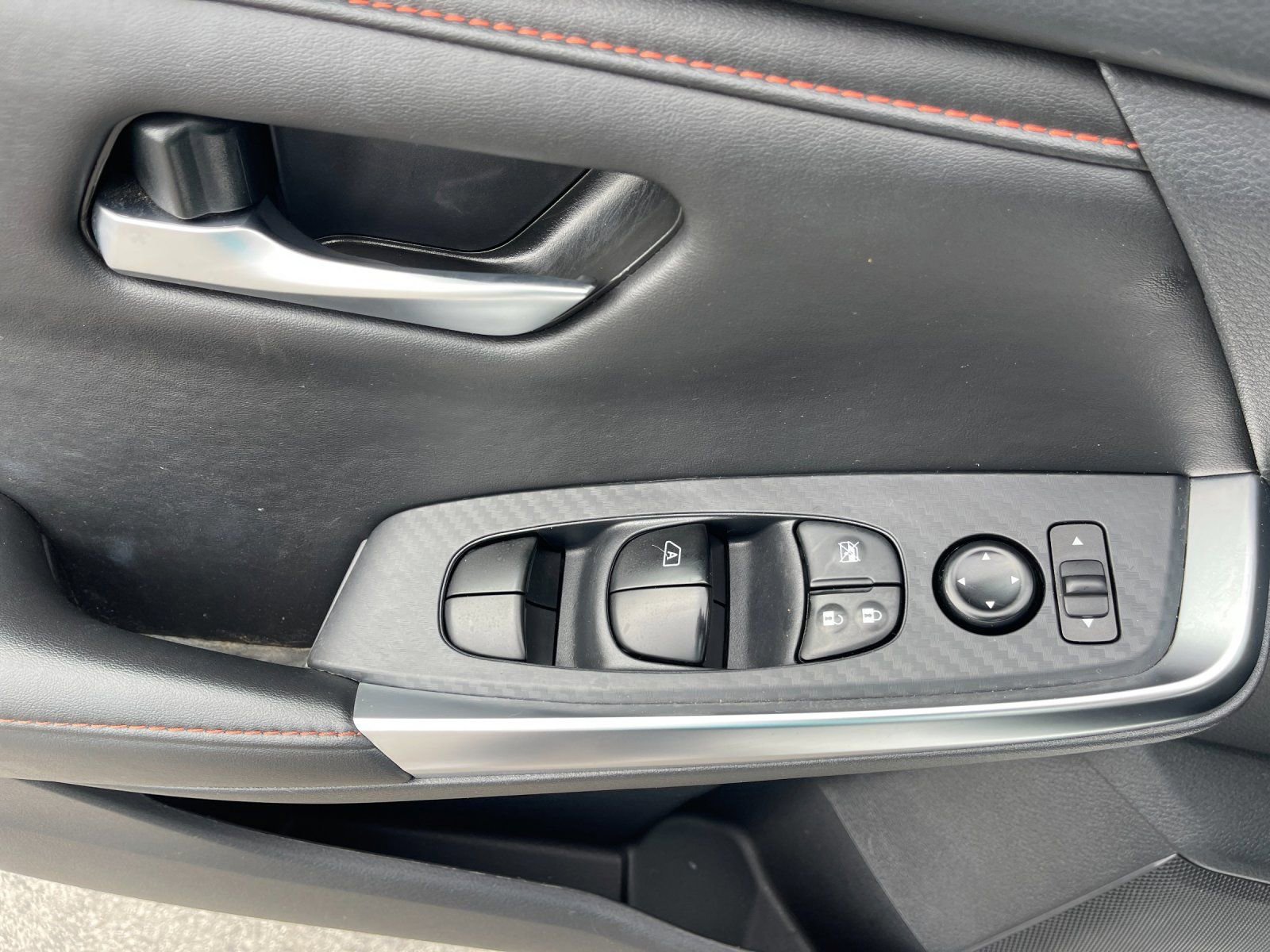 Used 2025 Nissan Sentra SR image 13