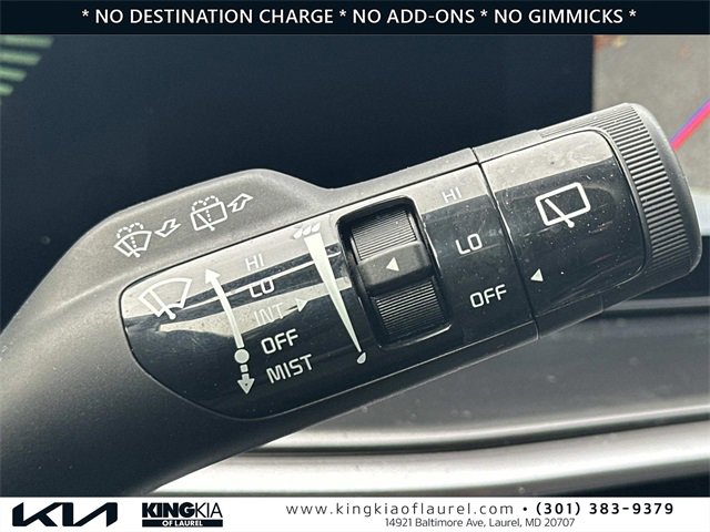 Used 2025 Kia Sorento LX image 12