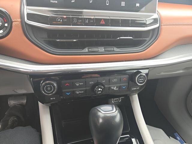 Used 2022 Jeep Compass Limited image 16